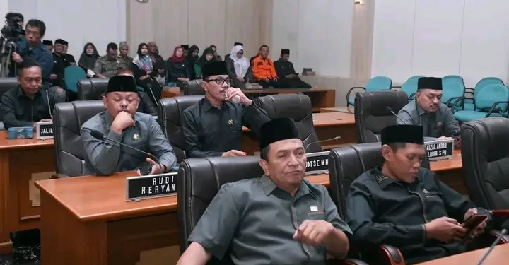 Bupati Hadiri Paripurna DPRD Bahas Agenda Legislasi Daerah