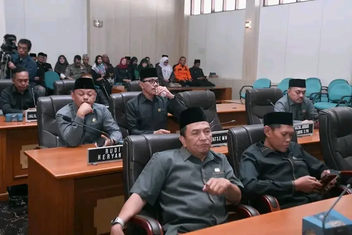 Bupati Hadiri Paripurna DPRD Bahas Agenda Legislasi Daerah