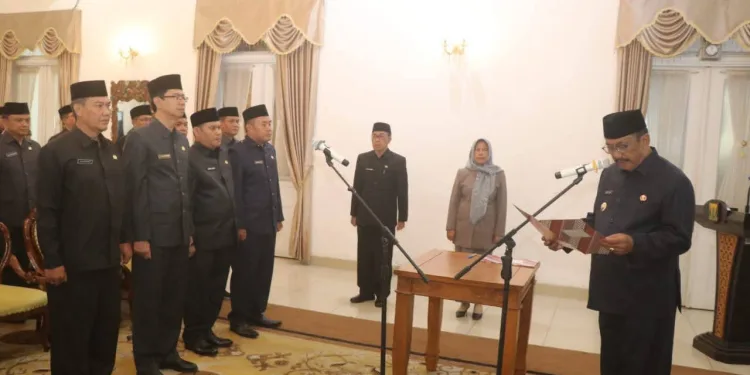 Dinas Perikanan kini dipimpin oleh Sri Padmoko setelah resmi dilantik oleh Bupati Sukabumi.