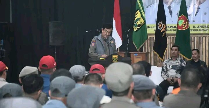 Bupati Sukabumi Kukuhkan Ribuan Satlinmas dan Satgas Linmas