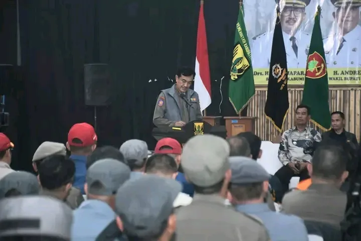 Bupati Sukabumi Kukuhkan Ribuan Satlinmas dan Satgas Linmas