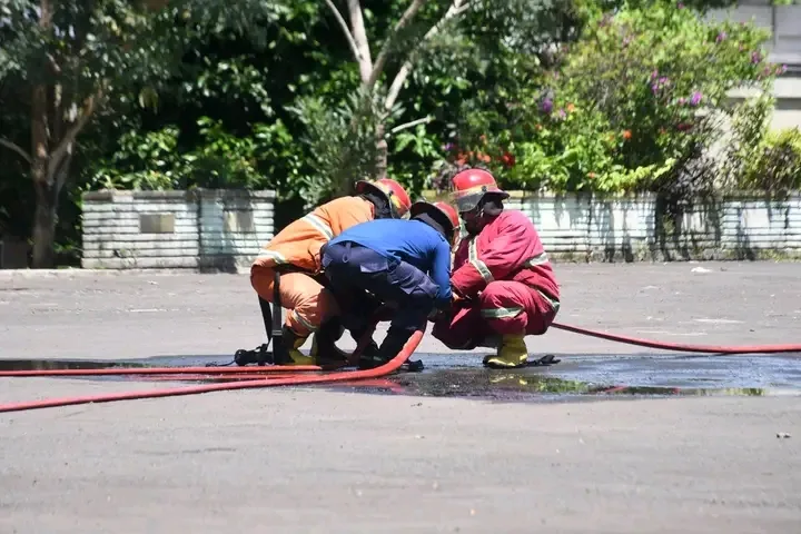 Damkarmat Sukabumi Perkuat Respons Kebakaran Lewat Pelatihan Personel