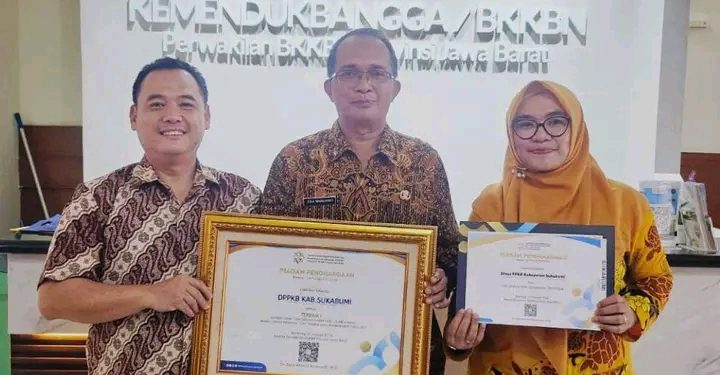 DPPKB Sukabumi Sabet Dua Penghargaan di Rakorda Bangga Kencana Jabar