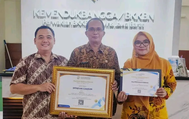 DPPKB Sukabumi Sabet Dua Penghargaan di Rakorda Bangga Kencana Jabar