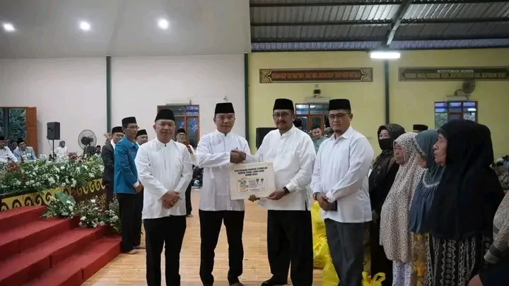 Muhibah Ramadan Pemkab Sukabumi di Warungkiara, Bupati Sampaikan Program Beasiswa dan Rutilahu