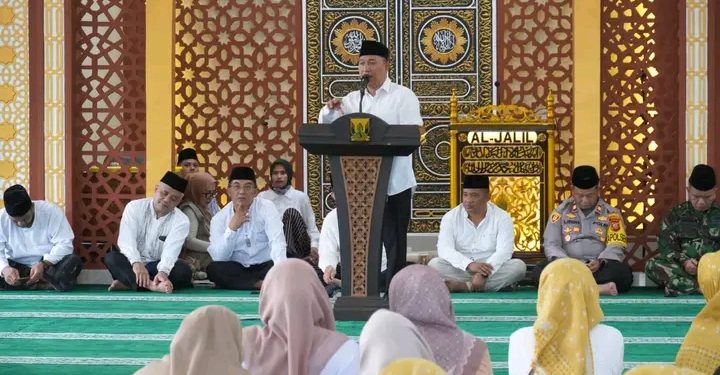 Muhibah Ramadan Surade, Wabup Sukabumi Apresiasi Petani Pajampangan