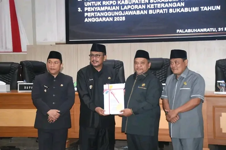 Paripurna DPRD Sukabumi, Bupati sampaikan capaian indikator makro pembangunan 2025