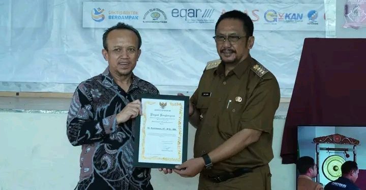 Bupati minta penerima beasiswa darmabaktikan ilmu untuk kemajuan Sukabumi