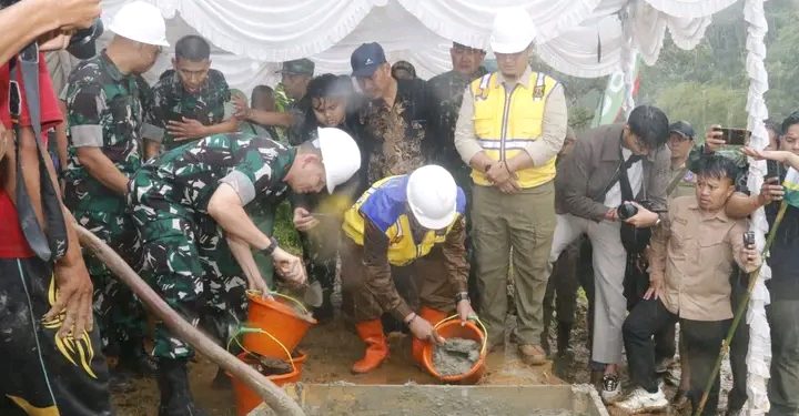 Dinas PU, Bupati Sukabumi resmikan Jembatan Garuda, dorong pemerataan infrastruktur daerah