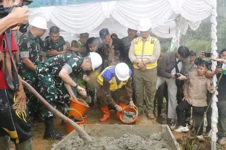 Dinas PU, Bupati Sukabumi resmikan Jembatan Garuda, dorong pemerataan infrastruktur daerah