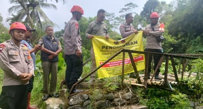 Kolaborasi Polres dan Disperkim Sukabumi Tinjau Jembatan Rusak di Cibadak