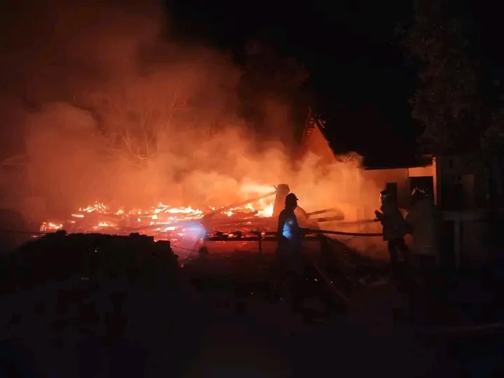 Damkar Sukabumi tangani kebakaran rumah di Ciemas