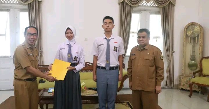 Sekda Sukabumi lepas calon Paskibraka untuk seleksi tingkat Jawa Barat