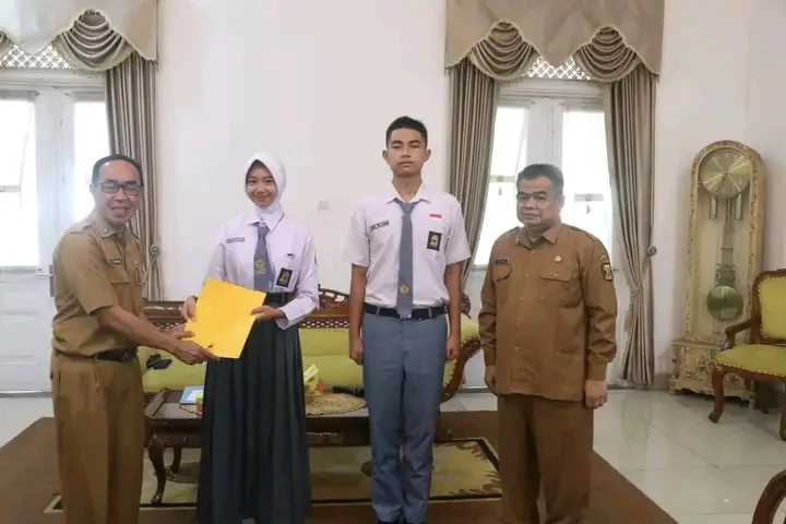 Sekda Sukabumi lepas calon Paskibraka untuk seleksi tingkat Jawa Barat