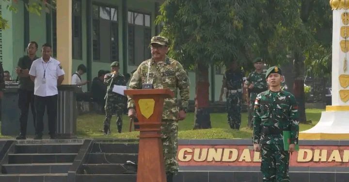 Bupati Sukabumi Lepas Personel Yon Armed 13 Nanggala ke Satgas Pamtas