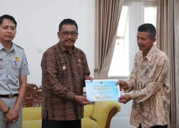 Bupati Sukabumi dan Jasa Raharja Serahkan Santunan kepada Ahli Waris Korban Kecelakaan Lalu Lintas