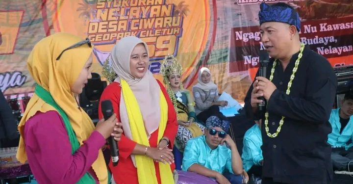 Wabup Buka Syukuran Hari Nelayan Ciwaru ke-69 dan Festival Seni Budaya