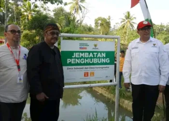 Bupati Sukabumi Resmikan Jembatan Penghubung Antar Desa di Cimanggu