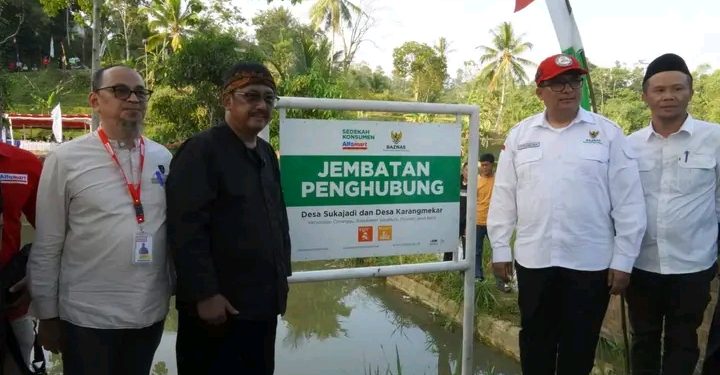 Bupati Sukabumi Resmikan Jembatan Penghubung Antar Desa di Cimanggu