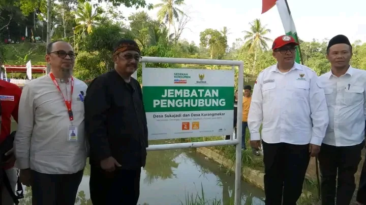 Bupati Sukabumi Resmikan Jembatan Penghubung Antar Desa di Cimanggu
