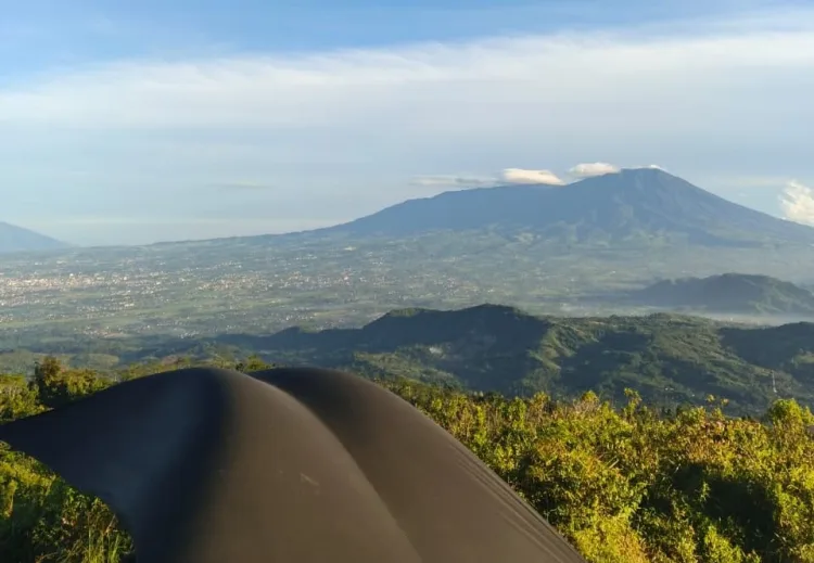 Puncak Peuyeum Sukabumi, Spot Healing dengan View Gunung yang Bikin Betah