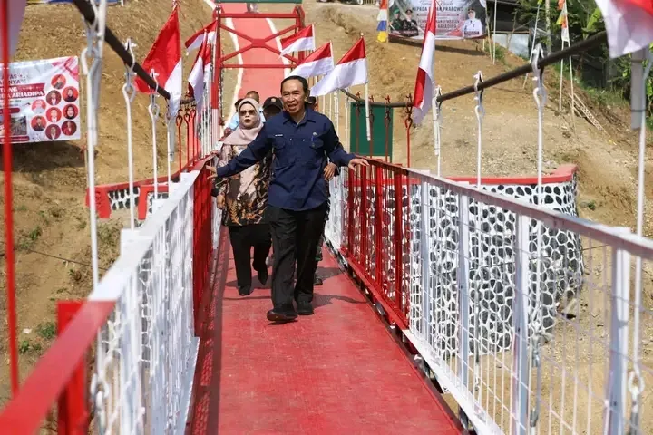 Sekda Sukabumi Ikuti Peresmian Jembatan Garuda dan Titik Air Bersih