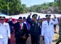 Bendera Merah Putih 300 Meter Membentang di Pantai Karanghawu