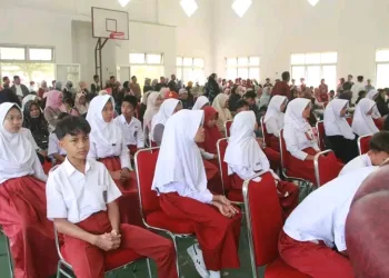 Sekda Minta Siswa SRMP 7 Belajar Sungguh-sungguh, Disiplin dan Mandiri
