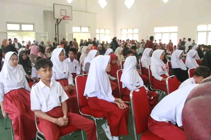 Sekda Minta Siswa SRMP 7 Belajar Sungguh-sungguh, Disiplin dan Mandiri