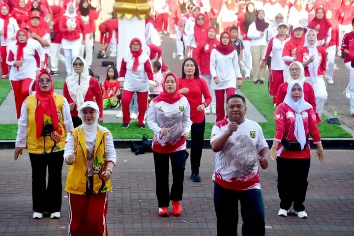 Rangkaian HJKS, Ratusan Warga Antusias Ikuti Senam Bersama KORMI