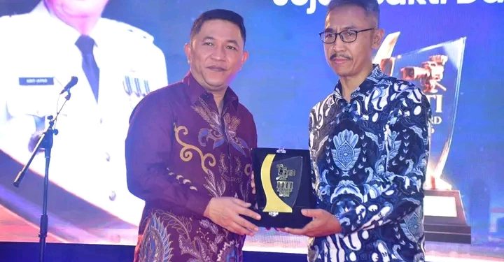 Pemkab Sukabumi Terima Penghargaan IJTI, Wabup Ajak Jurnalis Sampaikan Informasi Akurat