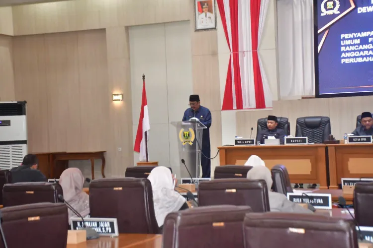Paripurna DPRD, Bupati Sukabumi: Penyesuaian APBD Pertimbangkan Fiskal Daerah dan Prioritas Pembangunan