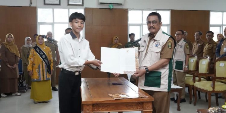 Hari Anak Nasional, Bupati Sukabumi Lantik Forum Anak Daerah Periode 2026-2028