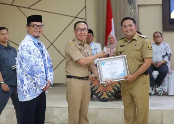 65 Pengurus AKSI Kabupaten Sukabumi Dikukuhkan, Sekda Tekankan Profesionalisme Guru dan Kepala Sekolah