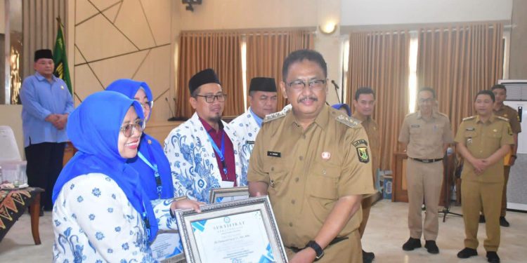 Bina 210 Kepala Sekolah, Bupati Sukabumi Tekankan Kepentingan Peserta Didik Jadi Prioritas