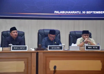 Paripurna DPRD, Bupati Sukabumi Sampaikan Nota Pengantar Raperda APBD 2027