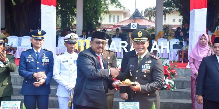 Hadiri HUT ke-81 TNI, Bupati Sukabumi Tekankan Penguatan Sinergi TNI dan Masyarakat