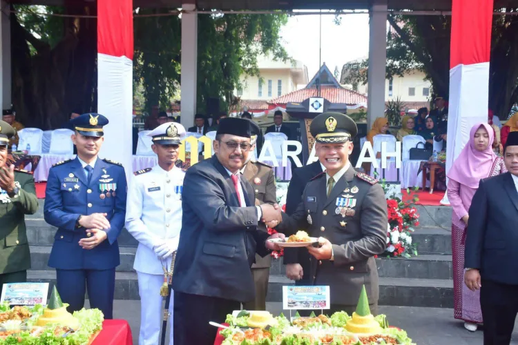 Hadiri HUT ke-81 TNI, Bupati Sukabumi Tekankan Penguatan Sinergi TNI dan Masyarakat