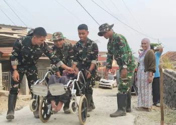 Satgas TMMD ke-130 Kodim 0622 Sukabumi Hibur Pauji, Penyandang Disabilitas di Mekarjaya