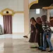 Satgas TMMD ke-130 Kodim 0622 Sukabumi Bersihkan Masjid Jami Annur di Mekarjaya