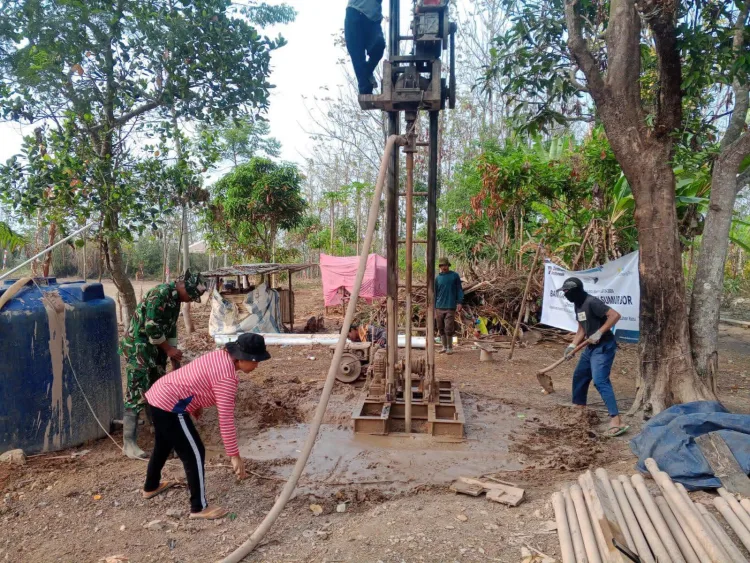 Sumur Bor TMMD ke-130 Kodim 0622 Sukabumi di Cikiara Kebun Capai Kedalaman 40 Meter