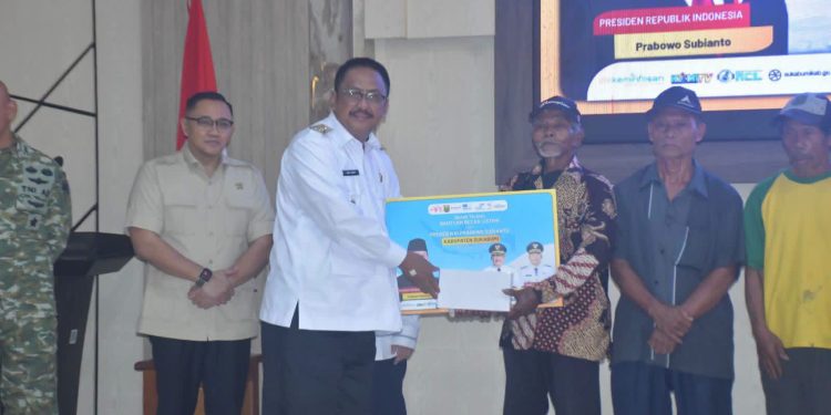 Bupati Sukabumi Salurkan 100 Becak Listrik Bantuan Presiden untuk Dukung Ekonomi Warga