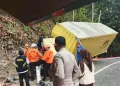 Damkar Kabupaten Sukabumi Evakuasi Korban Terjepit dalam Mobil di Palabuhanratu