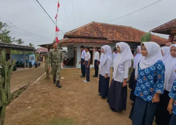 TMMD ke-130 Kodim 0622 Sukabumi Tanamkan Nasionalisme kepada Pelajar MTs At-Tohariyah
